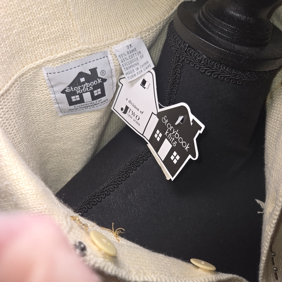 Not Your Ugly Ol Christmas Sweater 😏🤭😂🎄🎅 - Picture 7 of 10